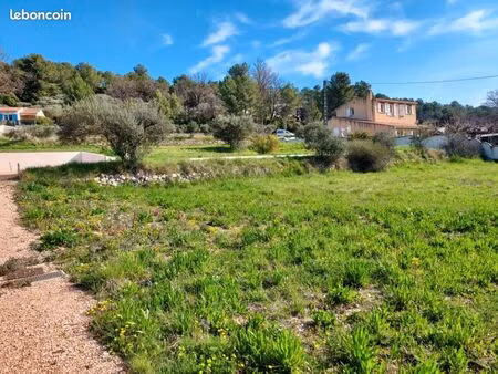 terrain 691 m² barjols