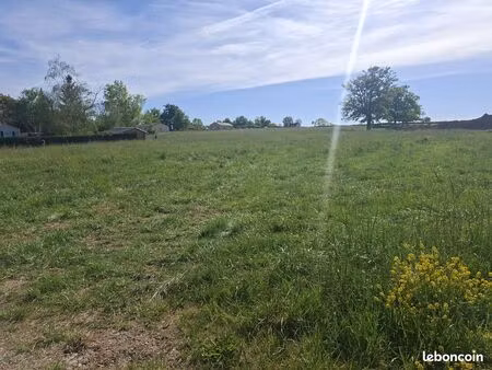 terrain 2561 m² meillard