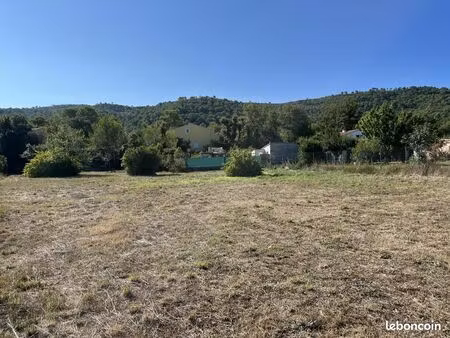 terrain 1 700 m² neoules