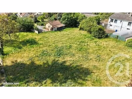 terrain 2 094 m² yzeure
