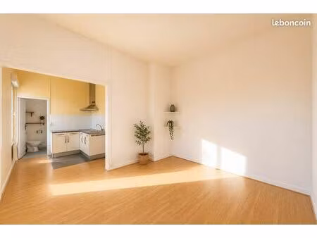av t2 de 38 m² avec balcon