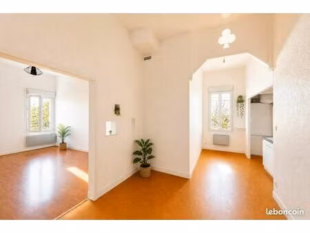 av t2 de 42 m²