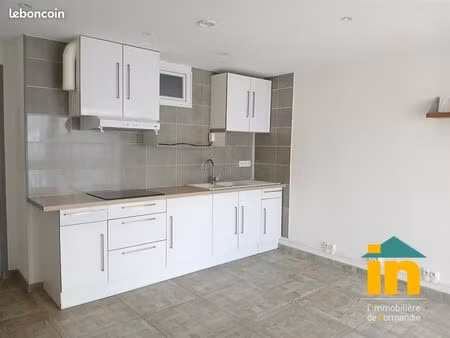studio 1 pièce 28 m²