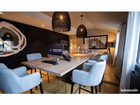 bureau 80 m²