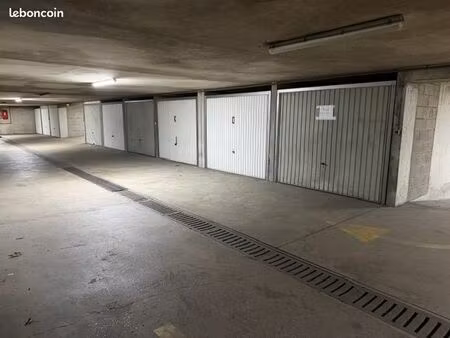 garage / box