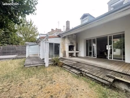 maison 7 pièces 263 m²