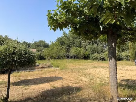 terrain 1 100 m² gareoult