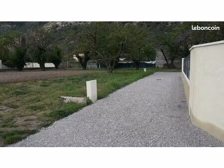 terrain 732m2