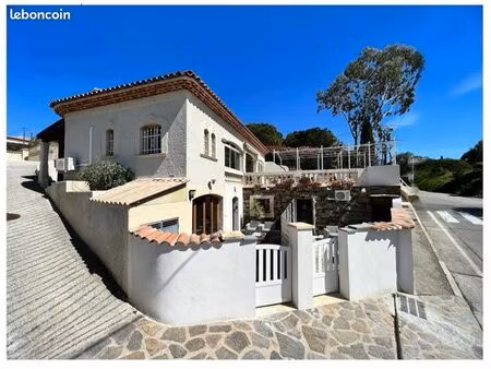 viager libre - investissement premium - 180m plage - t3 + studio - pas de charges