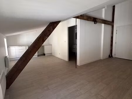 appartement 3 pièces – 46 m² – montréal-la-cluse - refait à neuf