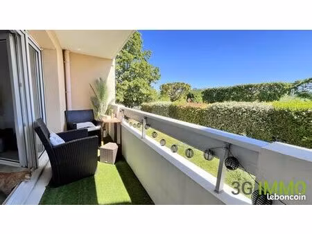 appartement rénové 2 pièces | loggia et parking | proche gare