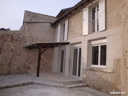 a louer château l'evêque