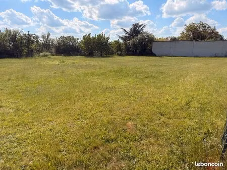 terrain 2 175 m² revel