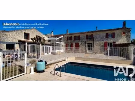 maison 16 pièces 374 m²