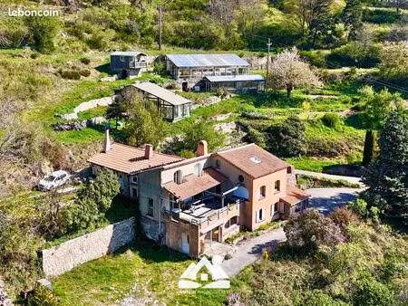 propriété 12 pièces 284 m²