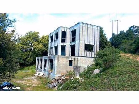 maison d'env 205 m2 à achever