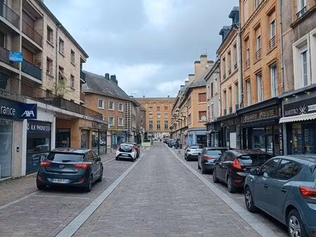 très beau local commercial de 45 m2 très bien situé