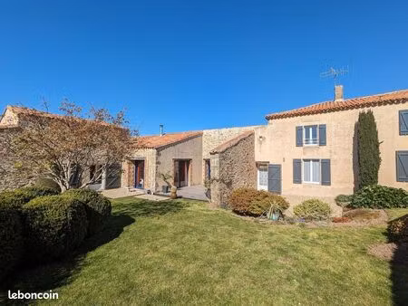 propriété 9 pièces 258 m²