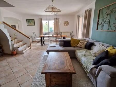 villa 4 pièces 160 m²