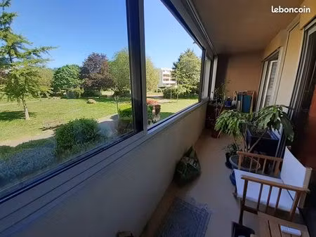 magnifique f2 avec vue verdoyante – résidence jardin des lys – les ulis