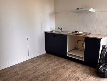 studio 2 pièces refait à neuf