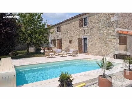 propriété 12 pièces 254 m²