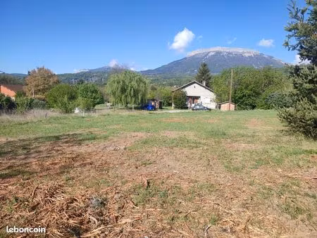 terrain constructible de 1450 m2