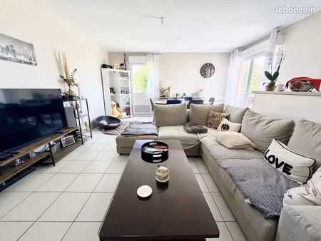 appartement 3 pièces 64 m²