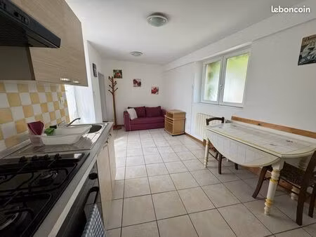 gîte appartement  location longue durée possible. saint montan. sud ardèche location tout 
