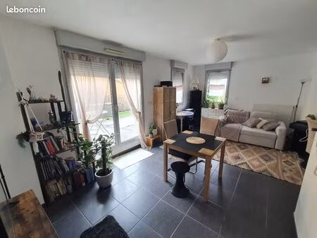 rare t2 / grande terrasse 35m2