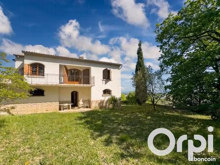maison 5 pièces 1 962 m²