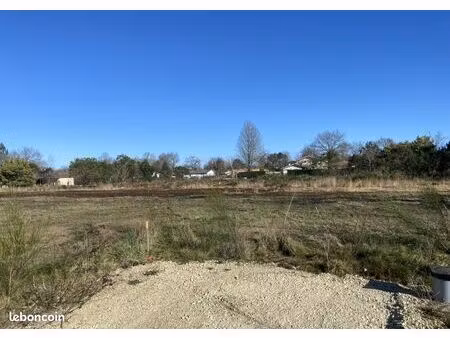 terrain 653 m² le porge