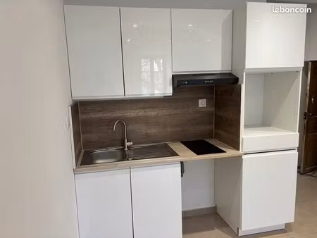 appartement centre ville grand studio avec cuisine incorporée