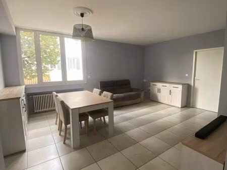 ? t3 82 m² – très lumineux – centre-ville aubenas
