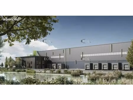 local industriel 77 440 m²