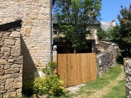 coup de cœur : authentique corps de ferme rénové au cœur du causse