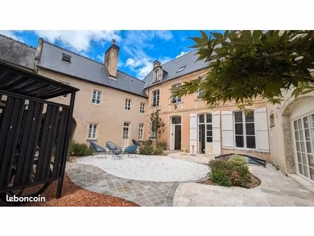 studio meublé + terrasse plein centre bayeux