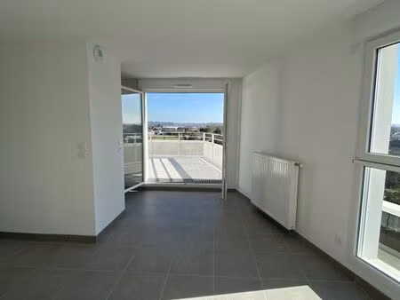appartement 3 pièces 2 m²