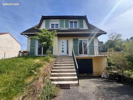 maison 6 pièces 130 m²