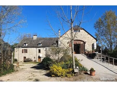 propriété 10 pièces 273 m²