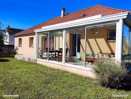 belle maison individuelle 5 chambres  165m2  récente  plain-pied  calme  proche toutes com