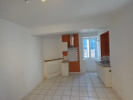 a louer appartement plain pied centre vermenton