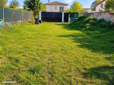 terrain à batir de 230m² avec etude géotechnique g2 avp pour construction d'un bâtiment