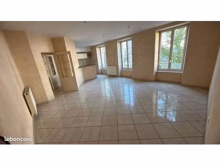 t3 centre ville avec possibilité garage