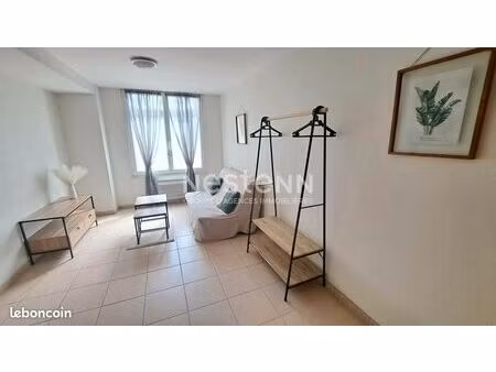 studio 1 pièce 23 m²
