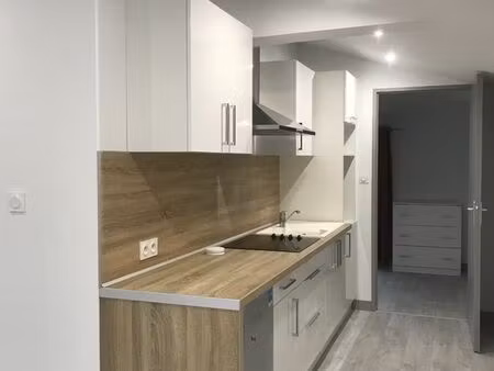 t3 avec 2 chambres et parking fontenay le comte 85200