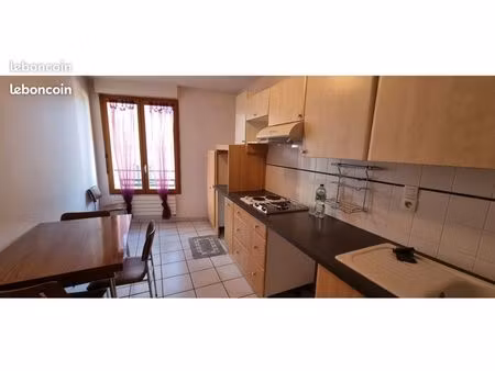 location t3 avec parking