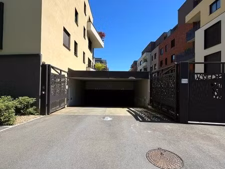 location box-garage