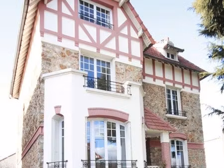 grande meulière de 192 m² habitables sur 420 m² de terrain