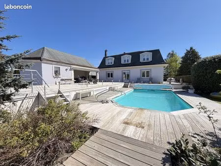 maison 6 pièces 162 m²